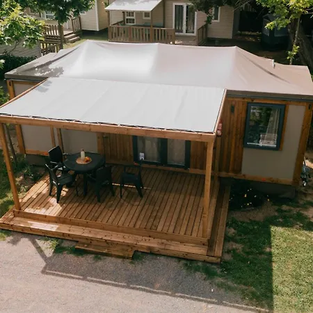 אתר קמפינג La Sirena ל'אסטרטיט