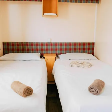 אתר קמפינג La Sirena ל'אסטרטיט